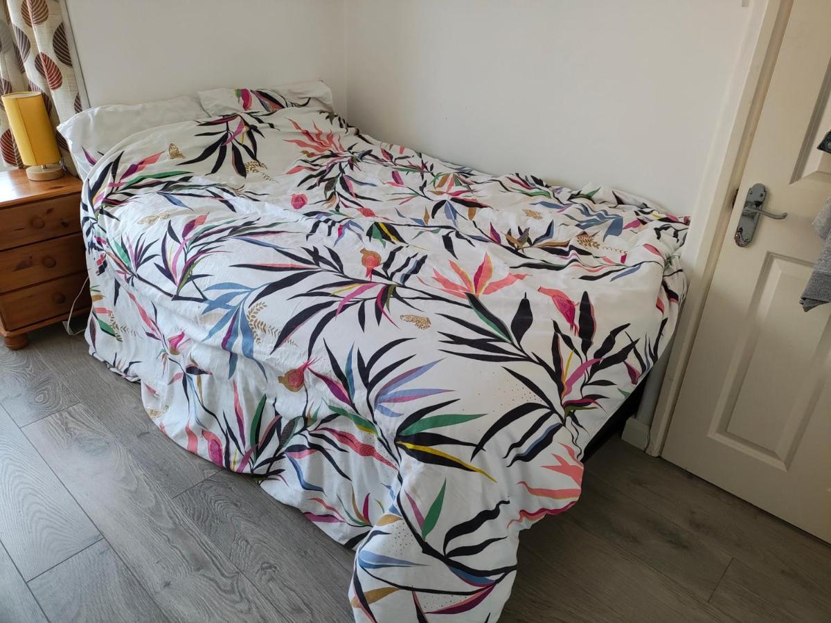 Please Cancel Your Bookings Лондон Екстер'єр фото